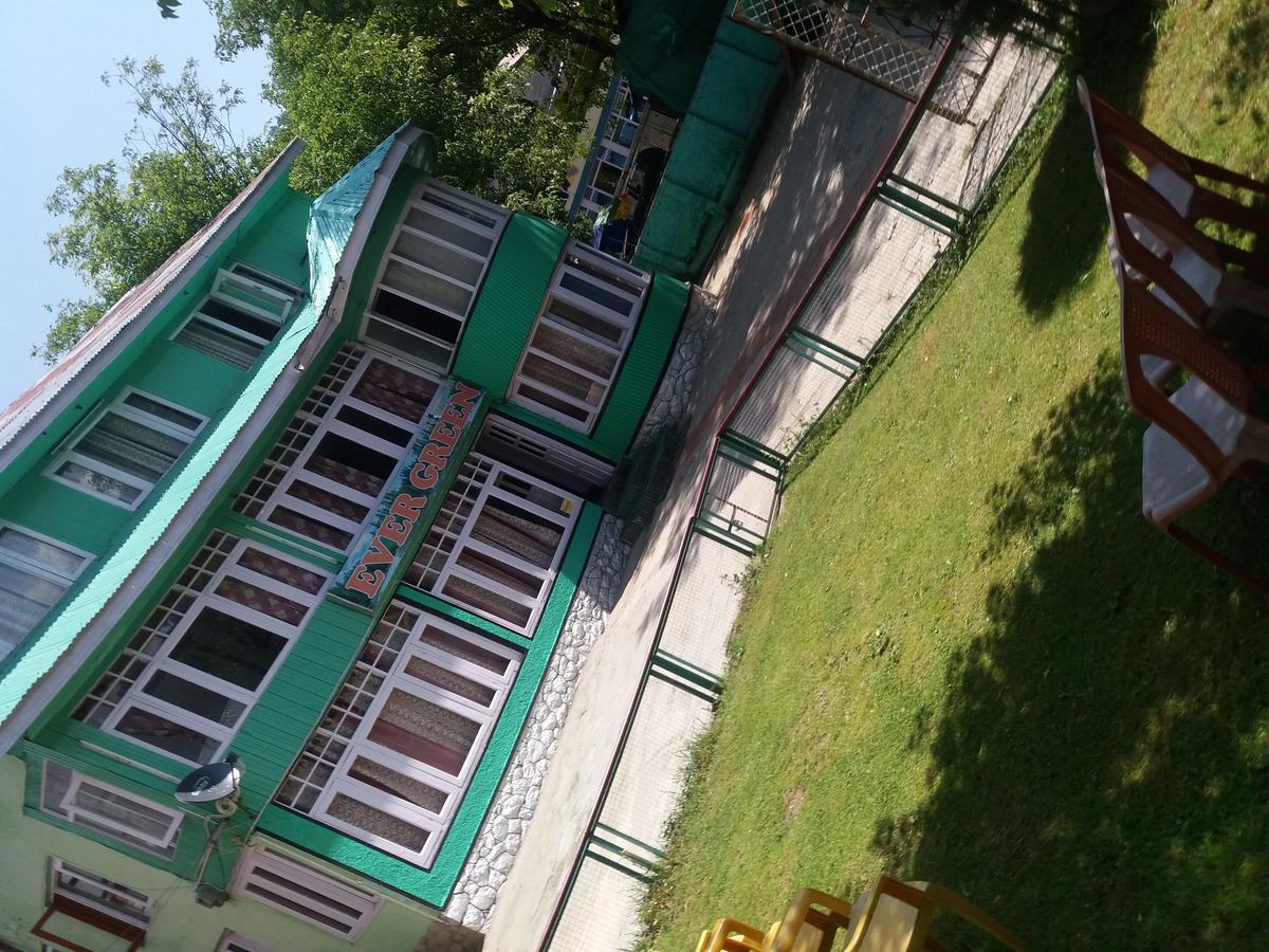Hotel Evergreen Pahalgam Luaran gambar